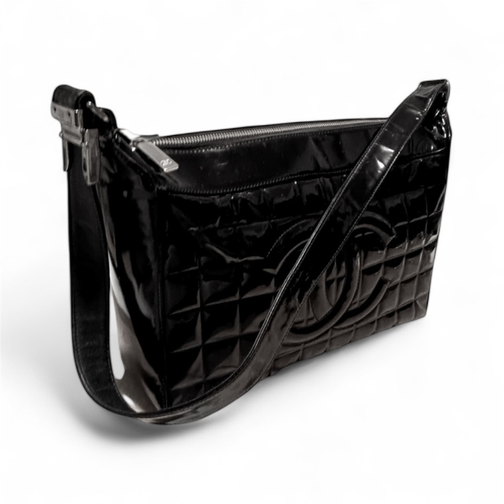 CHANEL COCO MARK CHOCOLATE BAR Shoulder Bag • EUC BLACK PATENT LEATHER - Picture 4 of 14